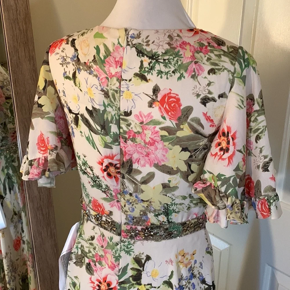 MAC DUGGAL
Floral Print Faux Wrap Flutter Sleeve A Line Gown - Picture 12 of 17